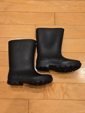 Kids Black Rubber Rain Boots - Durable Waterproof Footwear
